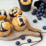 Muffins aux myrtilles préparés à l&rsquo;air fryer : une méthode de cuisson en plein essor dans les cuisines américaines