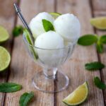 Recette de sorbet mojito maison : une préparation simple et rafraîchissante à réaliser.