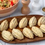 Le pain de poulet à la moutarde adopté par les cantines scolaires françaises.