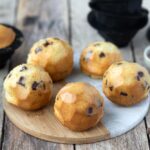 Muffins au chocolat blanc et pépites de chocolat au lait : une recette populaire en France