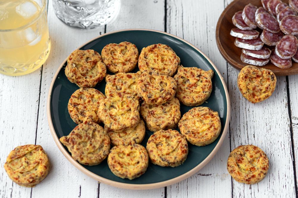 Sablés apéro au cheddar et oignons frits : une recette populaire en France.