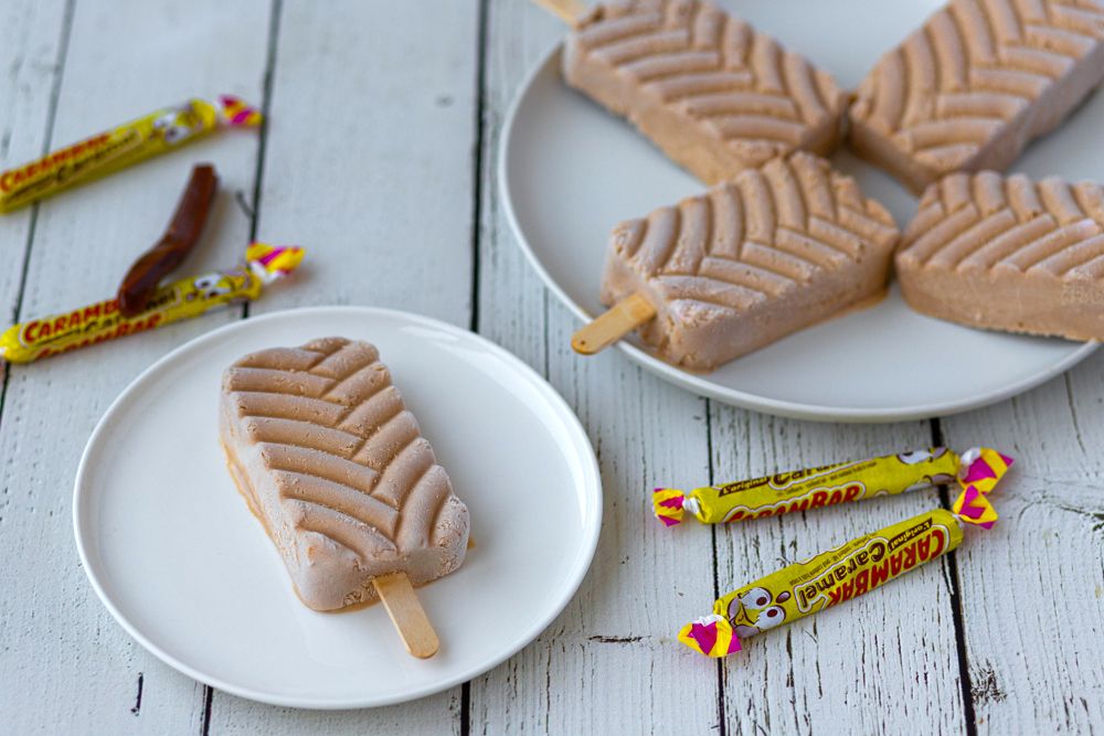 Recette de glace aux Carambar maison : méthode simple et ingrédients nécessaires en France.