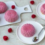 Recette d’entremets individuels à la framboise faciles pour les chefs pâtissiers amateurs.
