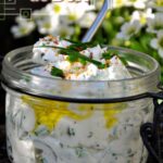 Tartinade de chèvre à la ciboulette : une nouvelle recette adoptée par les chefs français.