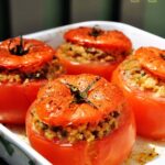 Tomates farçies au boulgour et duxelles de champignons : recette de saison en France