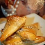 Samoussas au caviar d&rsquo;aubergine et Jambon de Bayonne : une fusion culinaire en cuisine.