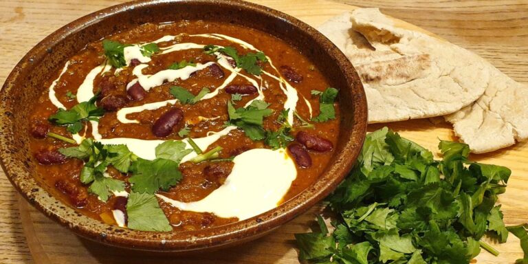 Dhal aux lentilles et haricots rouges : une recette traditionnelle indienne en pleine popularité.