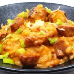 Risotto au poulpe et chorizo : une recette méditerranéenne appréciée dans les restaurants espagnols.