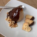 Poires pochées au chocolat : une recette française à réaliser avec ou sans Thermomix