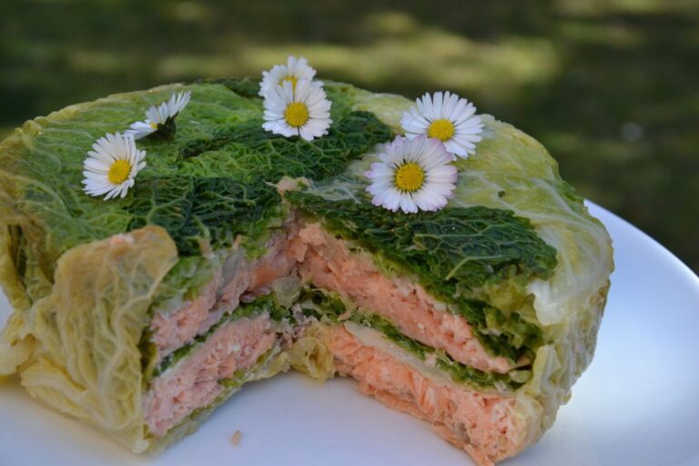 Chou farci au saumon : une recette saine plébiscitée par des nutritionnistes en France