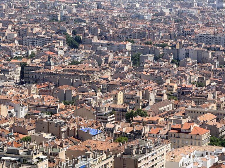Marseille : une mère refuse un HLM en raison de l’insécurité avérée dans le quartier.