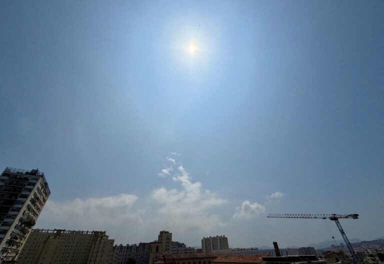 Canicule : alerte orange dans les Bouches-du-Rhône avec des températures atteignant 41°C.