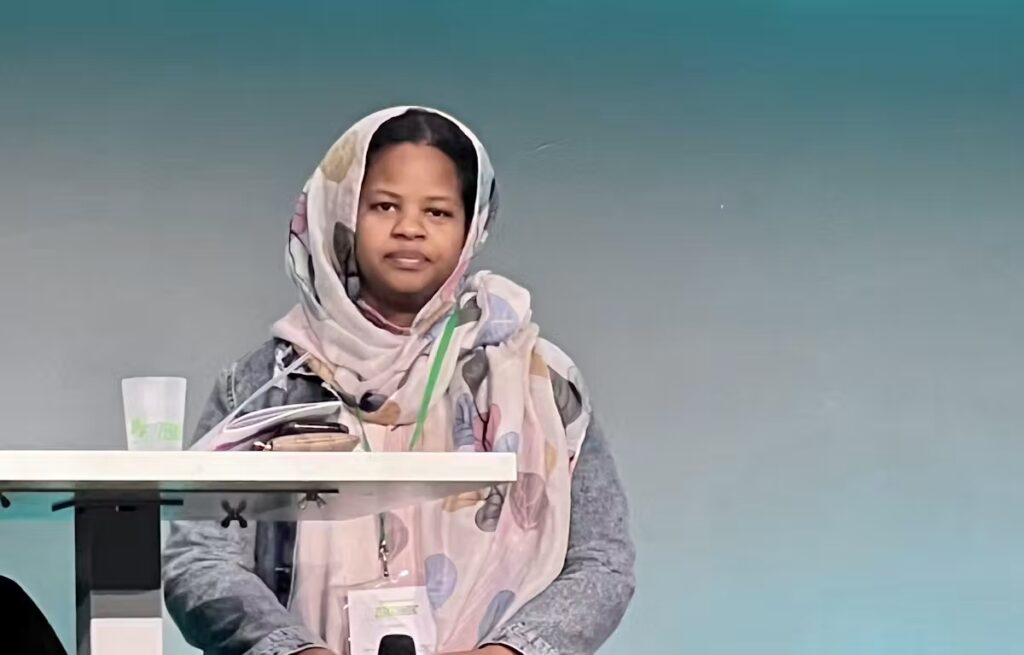 Nisreen Elsaim appelle les chefs d’État à cesser le ‘young washing’ et à écouter les jeunes.