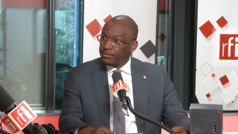 Mamadou Touré critique les restrictions de visas pour les supporters africains au Mondial 2026.