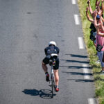 Ironman annulé à Nice : un cycliste de 42 ans décède après collision avec une moto.