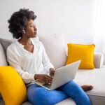 Des chercheurs révèlent que les dirigeants opposés au télétravail présentent un narcissisme élevé.