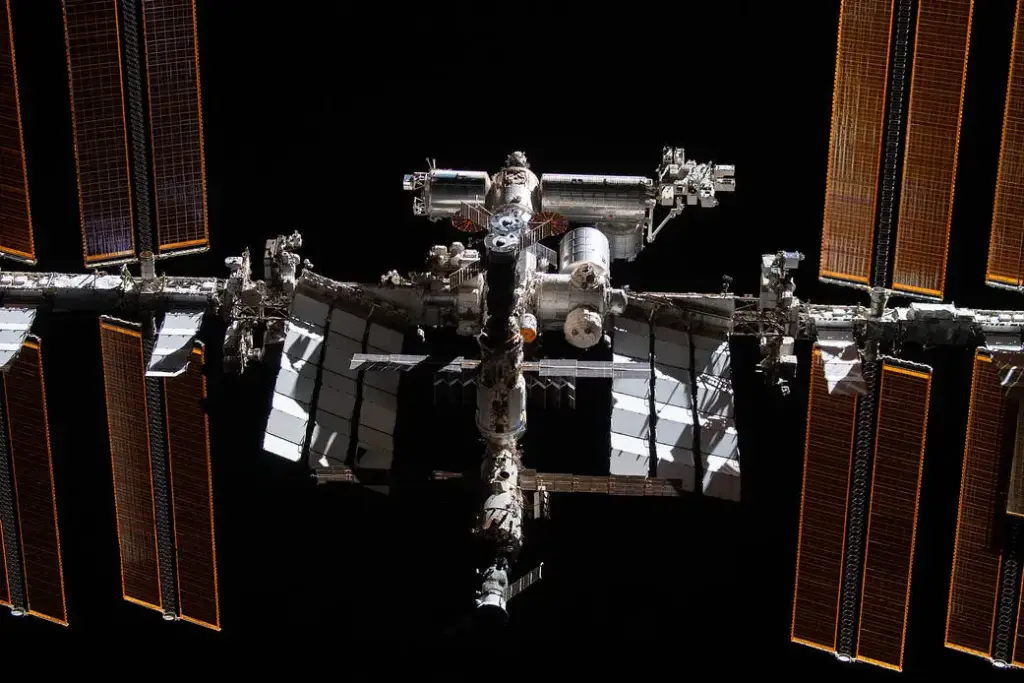 Fuite d’air dans l’ISS : la Russie contrainte de murer un compartiment entier.