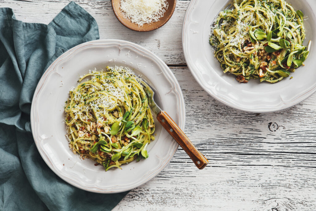 Recette de one pot pasta aux tomates et olives avec des linguines en Italie