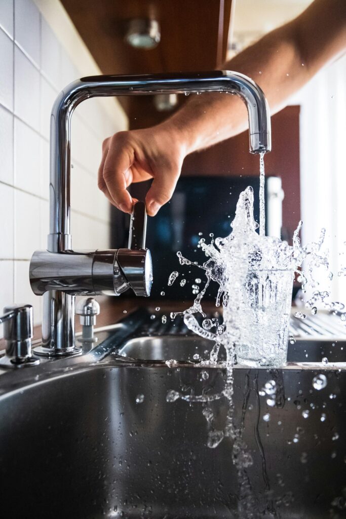 France Nature Environnement dépose un recours contre l’État pour la protection de l’eau potable.