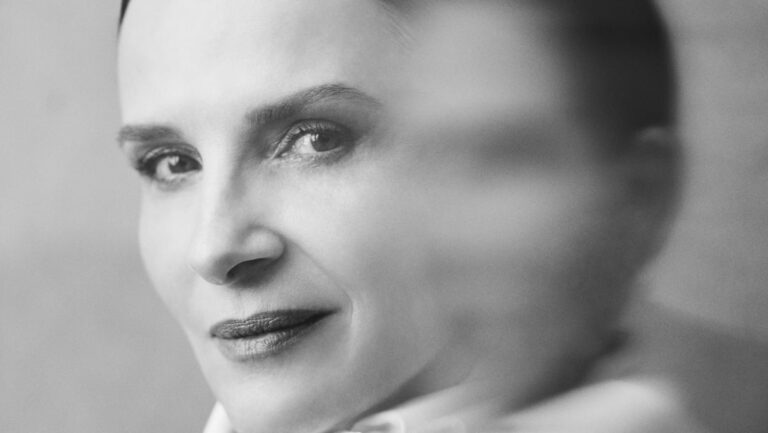 Juliette Binoche à Arles pour un double événement organisé par le Méjan.