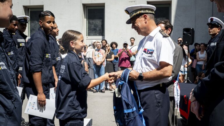 48 cadets des marins-pompiers diplômés à Marseille, un programme de formation reconnu.