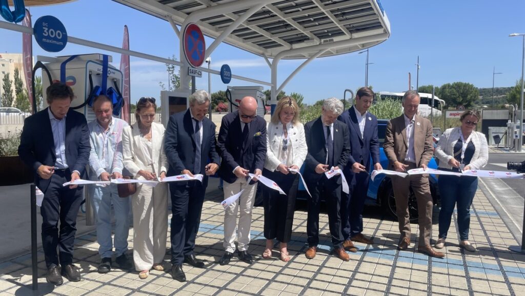 Inauguration de 16 bornes de charge ultrarapides pour voitures électriques à Vitrolles
