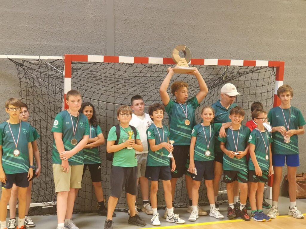 Marans et Courçon remportent des victoires lors de la fin de saison en tennis de table