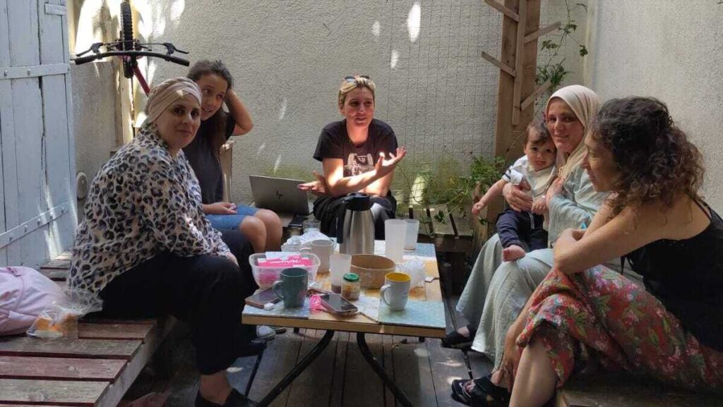 Le collectif « Le Cri du peuple » propose un espace communautaire pour le 3e arrondissement de Marseille.