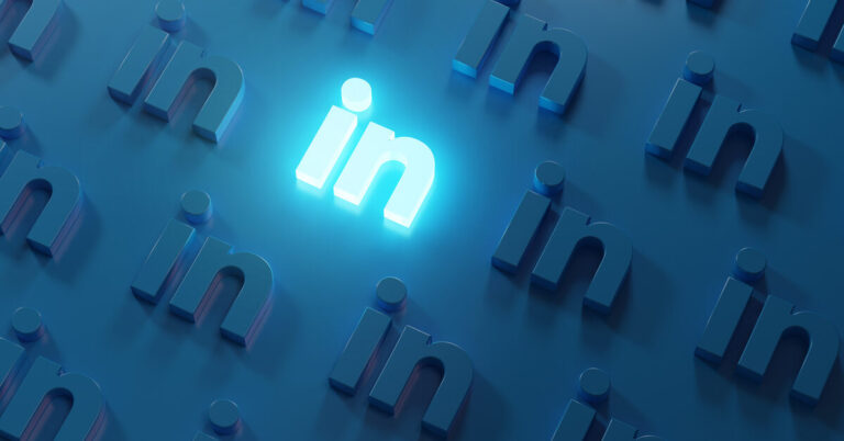 Régularité et ton : bonnes pratiques pour développer une audience sur LinkedIn