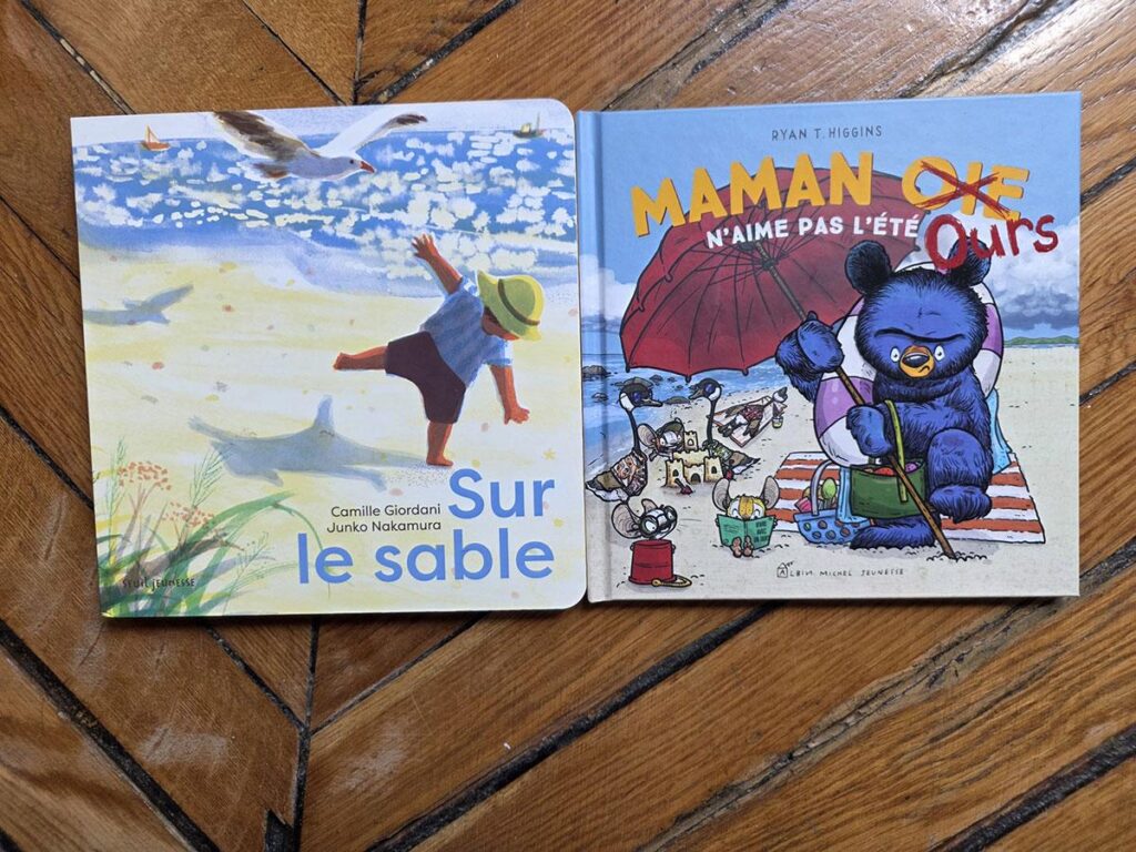 Deux livres pour enfants explorent les thèmes de l’été : « Maman Ours n’aime pas l’été » et « Sur le sable ».