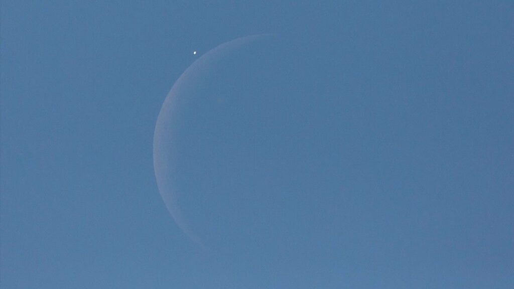 Vénus et la Lune s’alignent pour un spectacle astronomique visible en France.