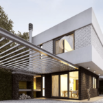 L&rsquo;utilisation de carports en France pour améliorer l&rsquo;esthétique des espaces extérieurs.