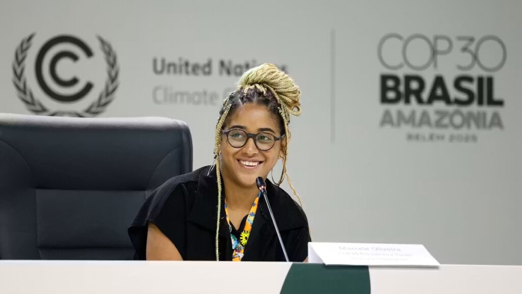 COP30 : Marcele Oliveira souligne l’importance de la jeunesse dans les décisions environnementales.