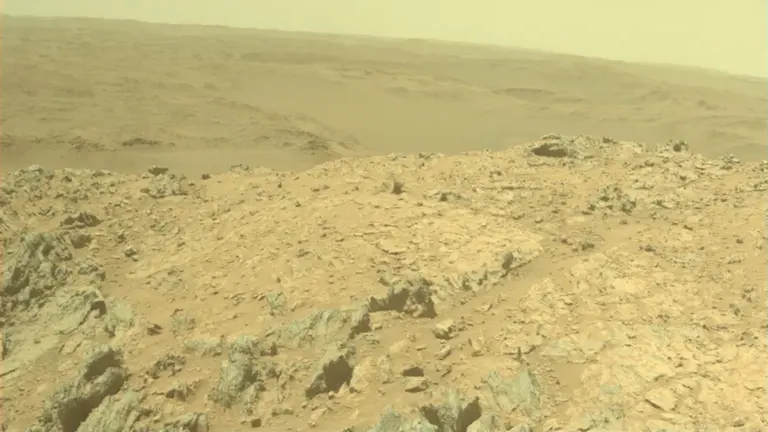 Mars présente un environnement hostile, mais des bactéries pourraient y prospérer.