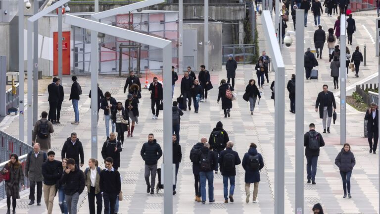 Députées proposent 21 mesures pour renforcer l’égalité salariale entre femmes et hommes en France