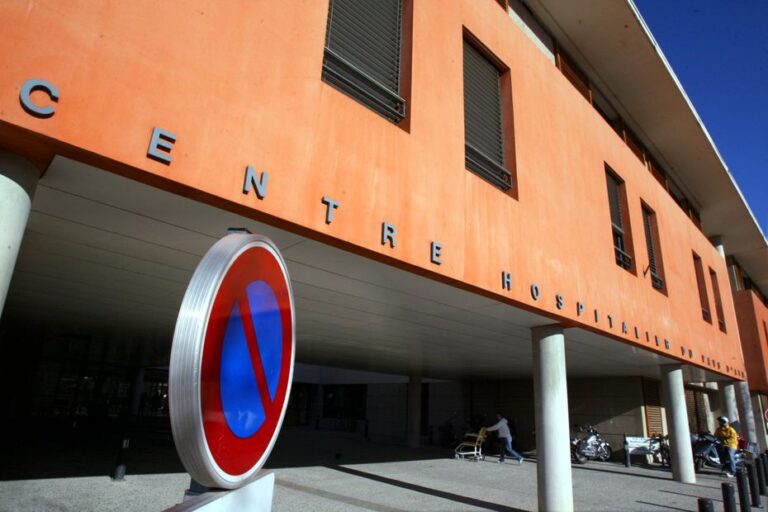 Mobilisation des membres de l’hôpital d’Aix-Pertuis contre un projet d’établissement critiqué.