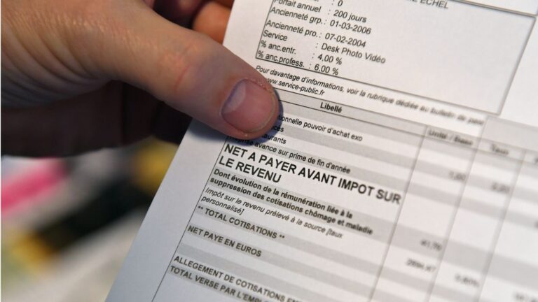 Le salaire net moyen de la fonction publique inférieur de 3,7 % à celui du secteur privé, selon l’Insee.