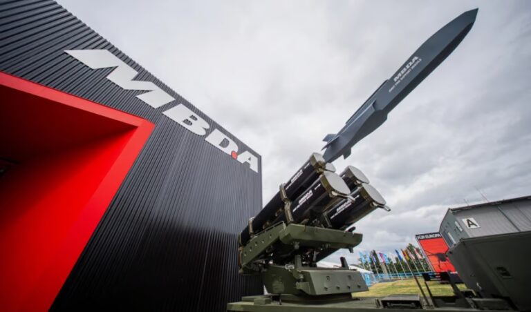 MBDA ouvre une nouvelle usine et présente une solution laser antidrones à Berlin