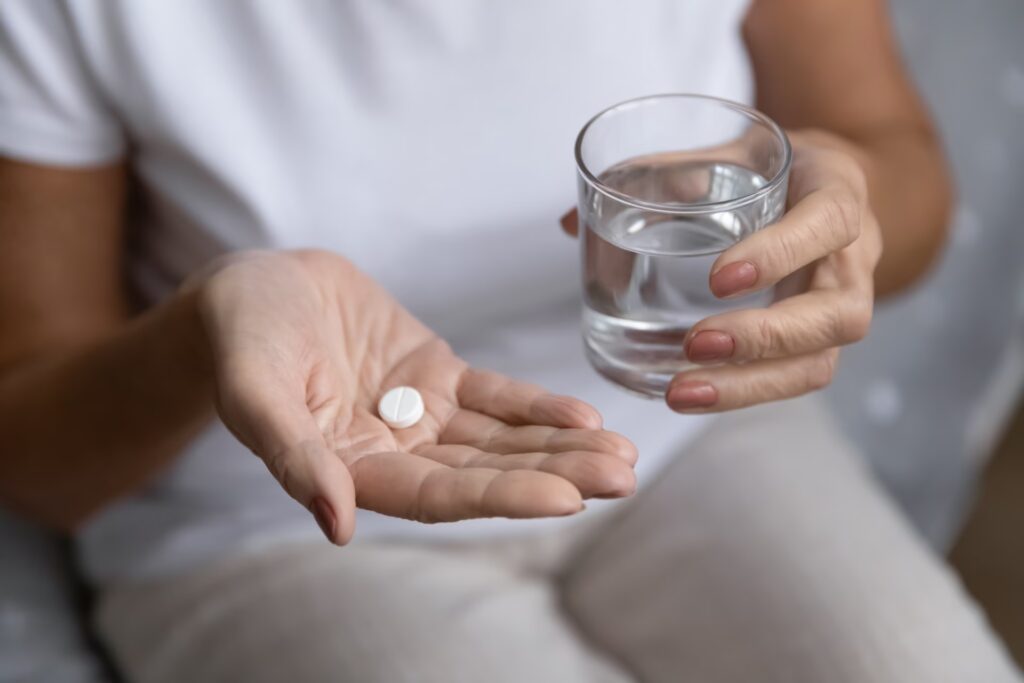 L’étude révèle comment l’aspirine freine la propagation du cancer, selon des chercheurs.