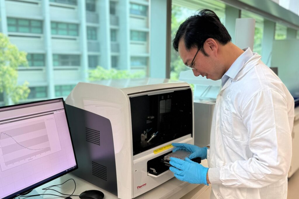 Détection rapide d’un biomarqueur clé de la santé intestinale grâce à un nanosenseur fluorescent au MIT
