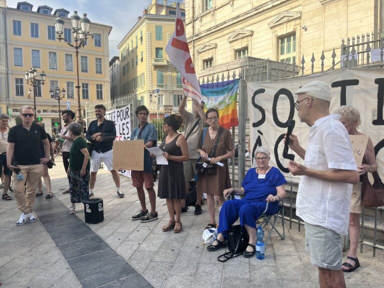 Affaire Legay : rassemblement du collectif niçois devant le Palais de Justice