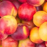 Carrefour rappelle des pêches et nectarines bio en raison de risques sanitaires en France.