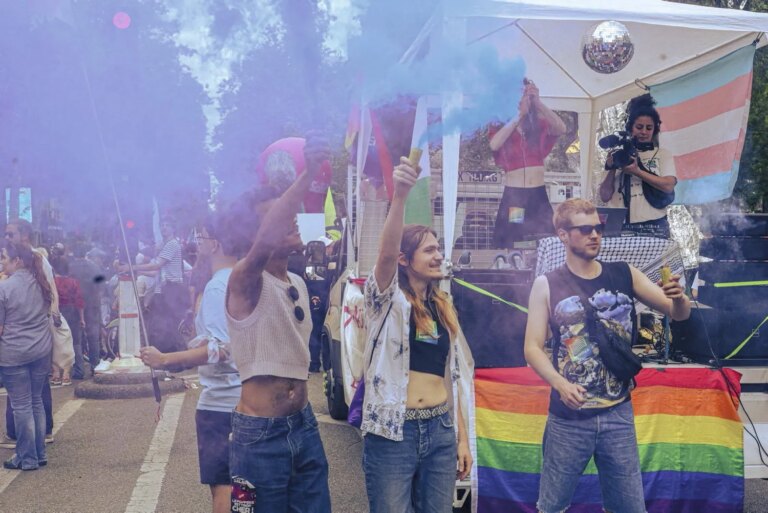 L’extrême droite désigne la communauté queer comme un ennemi de l’intérieur, selon Les Inverti·e·s.