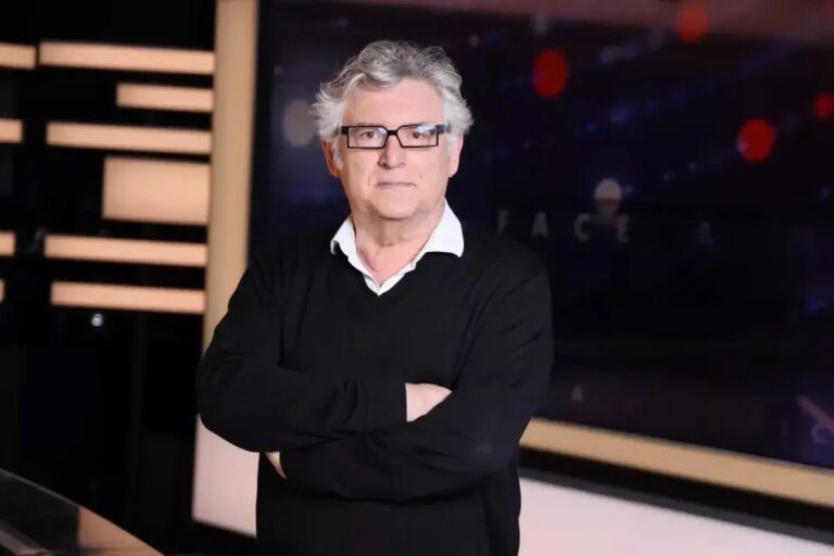 Michel Onfray critique l’ère des écrans et déclare la fin du livre comme support de culture.