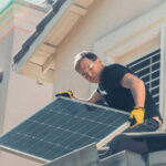 Rentabilité des panneaux solaires en France après la réforme de 2026 : analyse des enjeux.