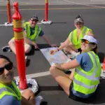 Hawaï transforme des plastiques marins en routes durables.