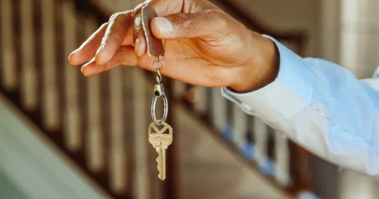 Modifications du permis de louer pour les propriétaires utilisant une agence immobilière.