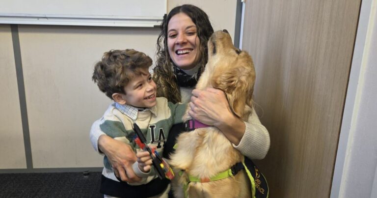 Lyon : le coût élevé d’une chienne d’assistance pour Nathan, 6 ans, en situation de handicap