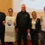 Sophie Zejma remporte le titre de championne du monde amateur de poulet de Bresse à Fuissé.