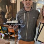 Un nouveau restaurant-bar ouvre ses portes en Moselle, offrant une cuisine locale et des boissons artisanales.